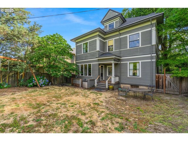 3425 S CORBETT Ave, Portland, OR 97239