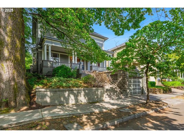 3425 S CORBETT Ave, Portland, OR 97239