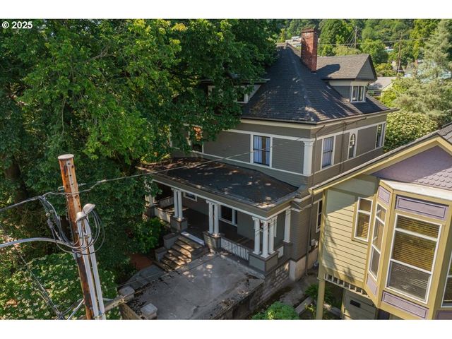 3425 S CORBETT Ave, Portland, OR 97239
