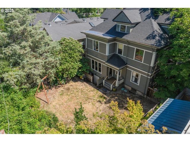 3425 S CORBETT Ave, Portland, OR 97239