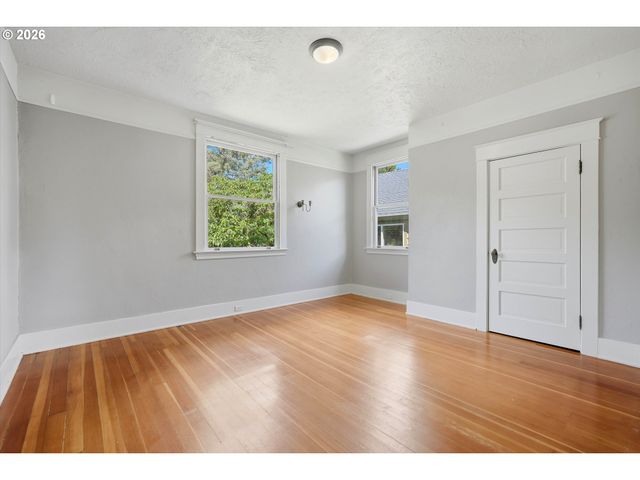 3425 S CORBETT Ave, Portland, OR 97239