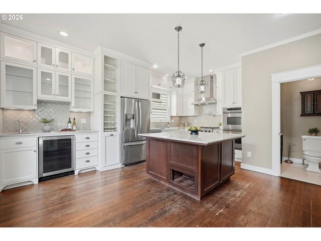 3425 S CORBETT Ave, Portland, OR 97239