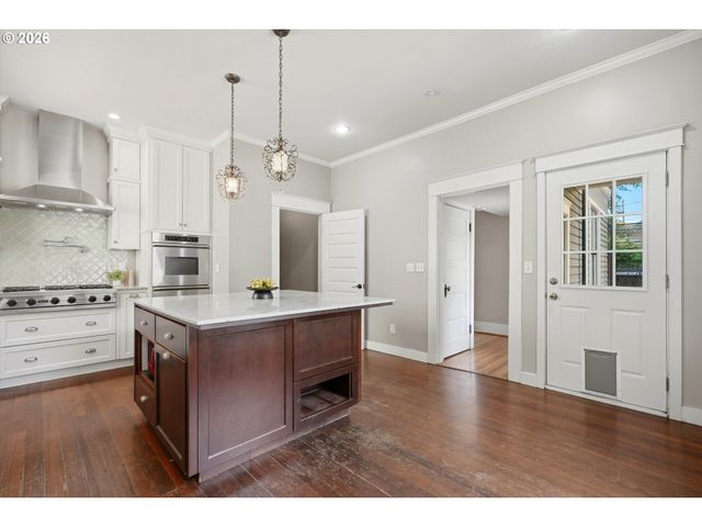 3425 S CORBETT Ave, Portland, OR 97239