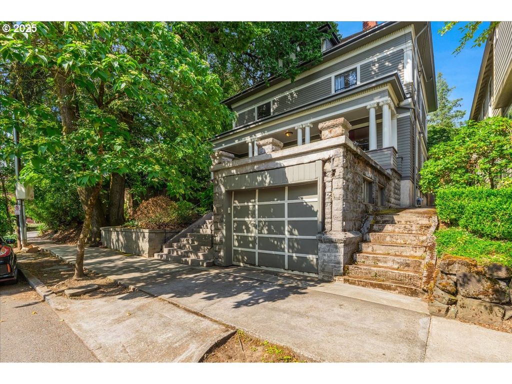 3425 S CORBETT Ave, Portland, OR 97239