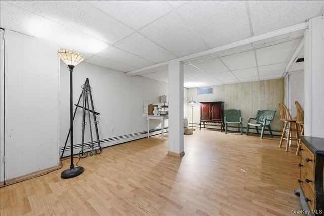 25 W Oakdale Street, Bay Shore, NY 11706
