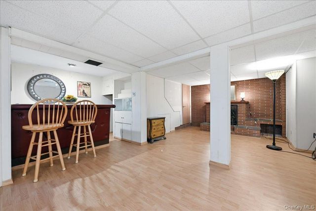 25 W Oakdale Street, Bay Shore, NY 11706