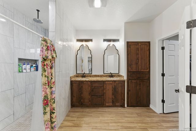 1110 Atascosa County Road 101, Floresville, TX 78114