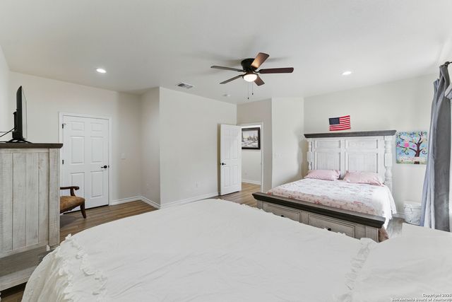 1110 Atascosa County Road 101, Floresville, TX 78114