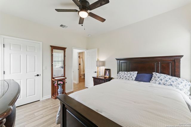 1110 Atascosa County Road 101, Floresville, TX 78114