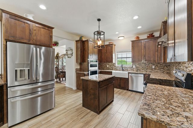 1110 Atascosa County Road 101, Floresville, TX 78114