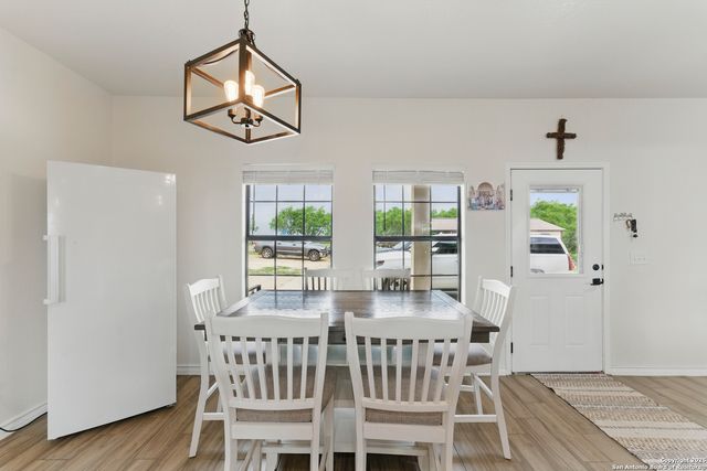 1110 Atascosa County Road 101, Floresville, TX 78114