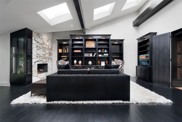 6181 Preston Creek Court, Dallas, TX 75240