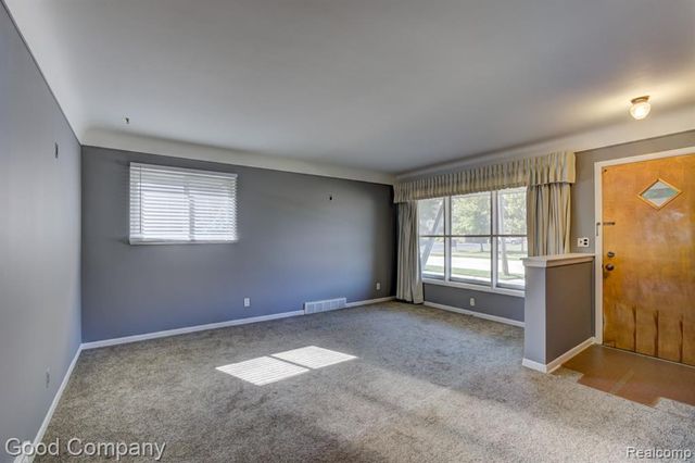 8961 Laurence Avenue, Allen Park, MI 48101