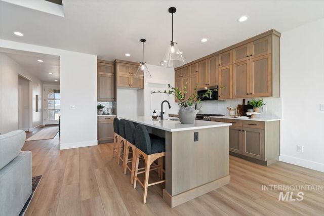 4405 Tropic Way, Caldwell, ID 83607