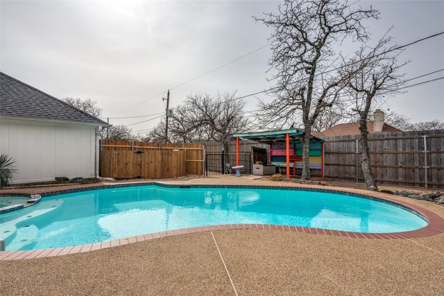 7317 Century Drive, North Richland Hills, TX 76182