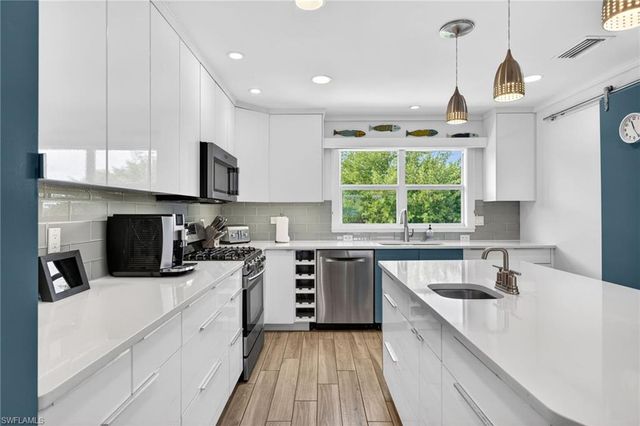 243 Southwinds DR, Sanibel, FL 33957