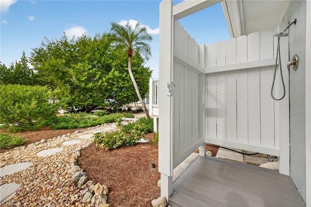 243 Southwinds DR, Sanibel, FL 33957