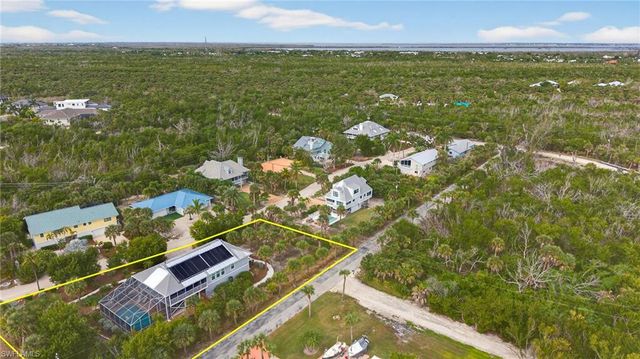 243 Southwinds DR, Sanibel, FL 33957