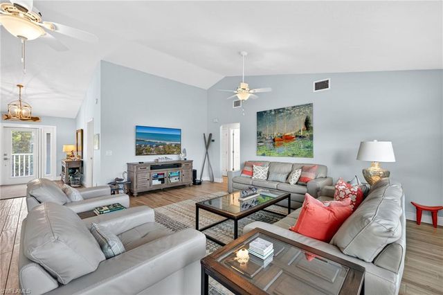 243 Southwinds DR, Sanibel, FL 33957