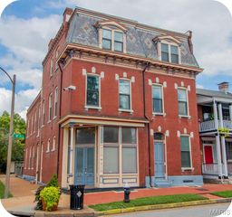 1829 S 9th, St Louis, MO 63104