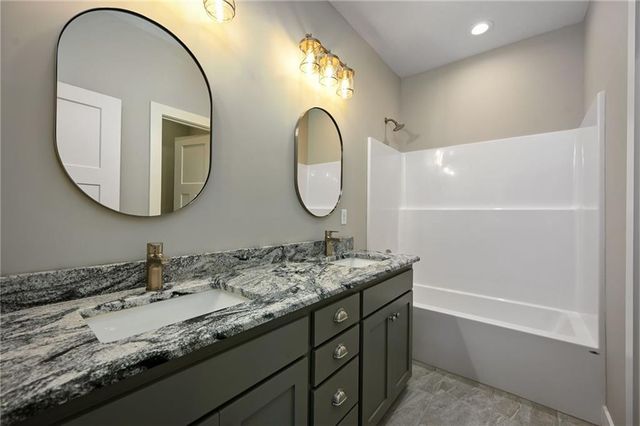 2903 Tracy Avenue, Kansas City, MO 64109