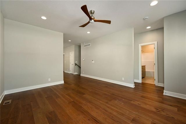 2903 Tracy Avenue, Kansas City, MO 64109