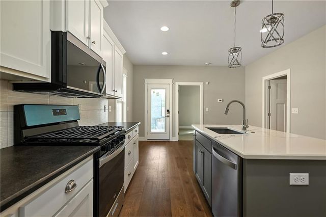 2903 Tracy Avenue, Kansas City, MO 64109