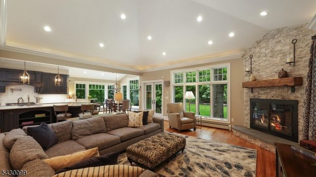 244 Pembrook Rd, Mountainside Boro, NJ 07092