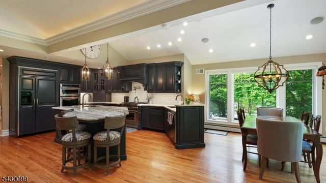 244 Pembrook Rd, Mountainside Boro, NJ 07092