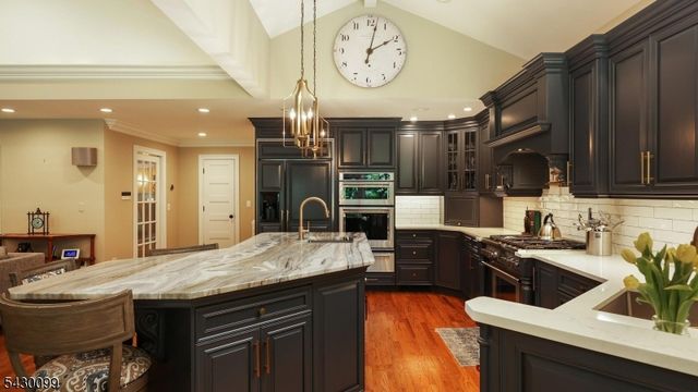 244 Pembrook Rd, Mountainside Boro, NJ 07092