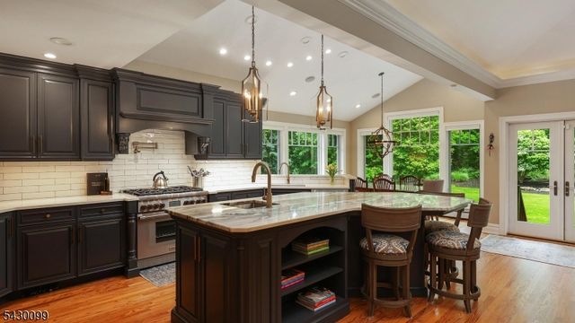 244 Pembrook Rd, Mountainside Boro, NJ 07092