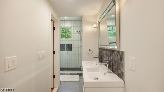 244 Pembrook Rd, Mountainside Boro, NJ 07092