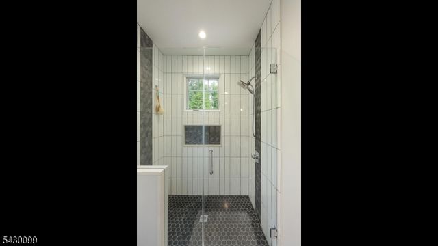 244 Pembrook Rd, Mountainside Boro, NJ 07092