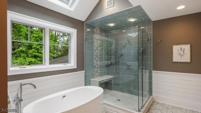 244 Pembrook Rd, Mountainside Boro, NJ 07092