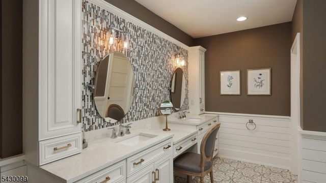 244 Pembrook Rd, Mountainside Boro, NJ 07092