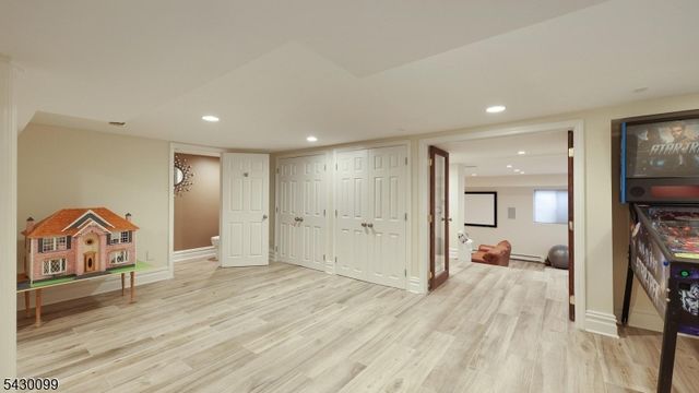 244 Pembrook Rd, Mountainside Boro, NJ 07092