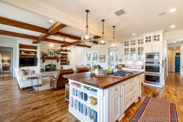 16300 S 4210 Road, Claremore, OK 74017