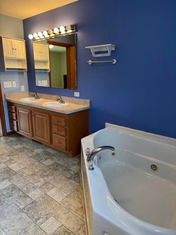 14021 Pardee Road, Weesaw Twp, MI 49107