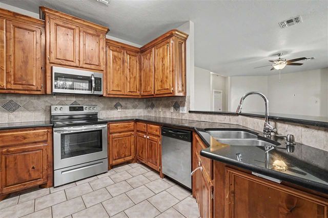 5301 SW Ashbrook Ave, Lawton, OK 73505
