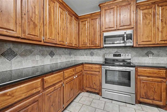 5301 SW Ashbrook Ave, Lawton, OK 73505