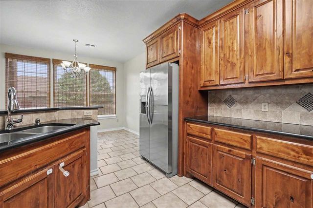 5301 SW Ashbrook Ave, Lawton, OK 73505
