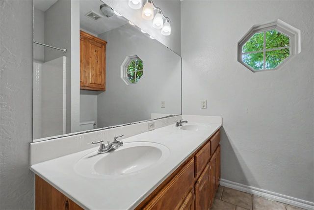 5301 SW Ashbrook Ave, Lawton, OK 73505