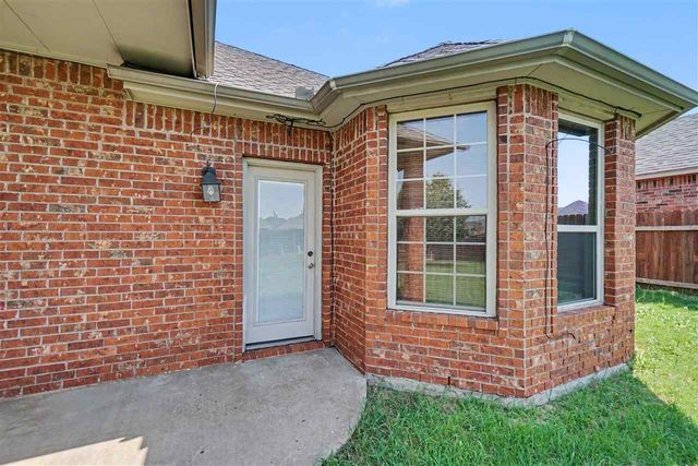 5301 SW Ashbrook Ave, Lawton, OK 73505