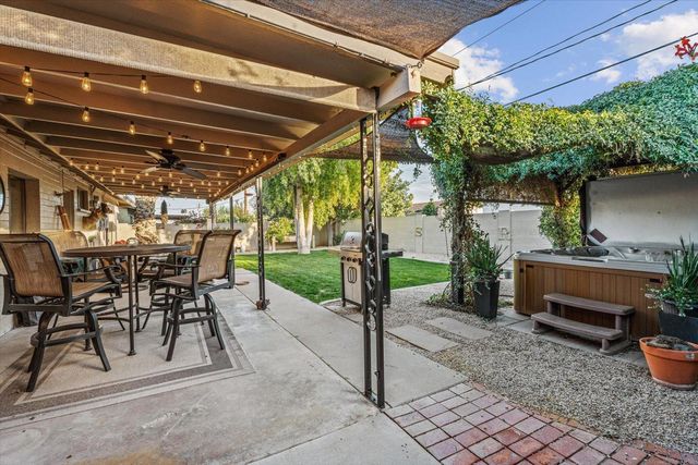 8543 E Jackrabbit Road, Scottsdale, AZ 85250