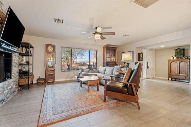 8543 E Jackrabbit Road, Scottsdale, AZ 85250