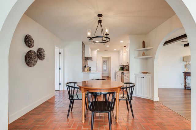 15 Surrey Circle, Ransom Canyon, TX 79366