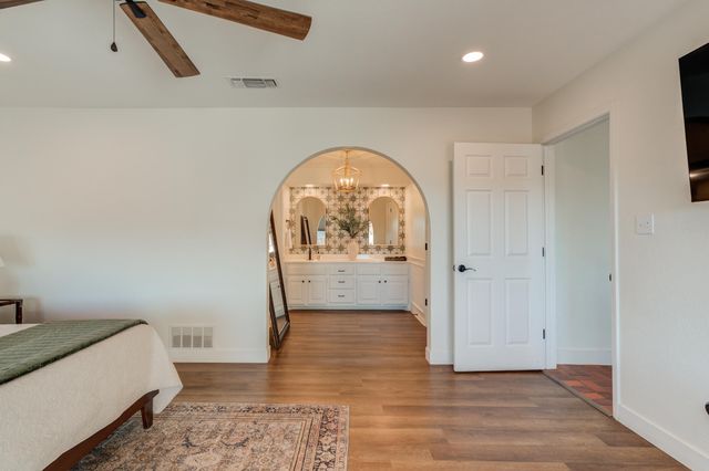 15 Surrey Circle, Ransom Canyon, TX 79366