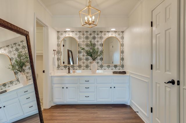 15 Surrey Circle, Ransom Canyon, TX 79366