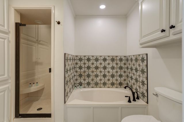 15 Surrey Circle, Ransom Canyon, TX 79366