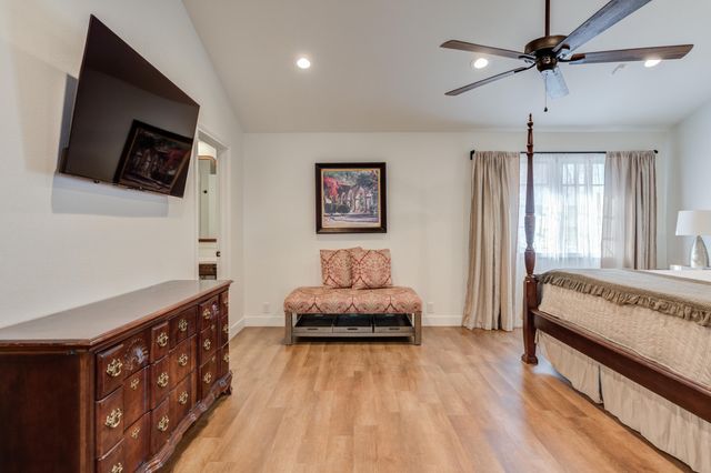 15 Surrey Circle, Ransom Canyon, TX 79366